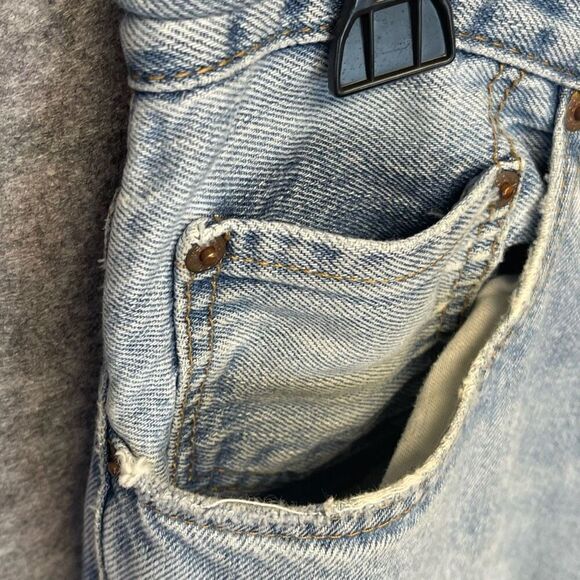 Levi's Jeans Men's Size 35 x 34 Blue Denim Straight Leg High-Rise Light Wash - Picture 12 of 16